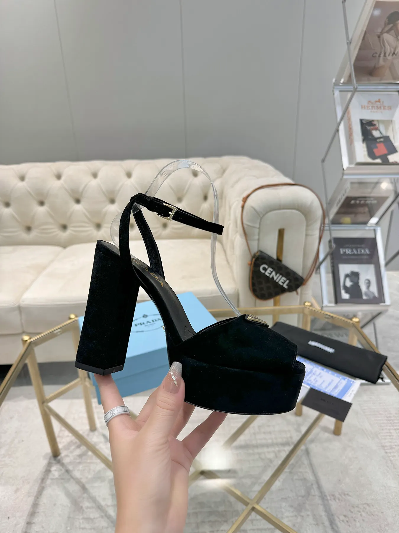 👟👟Ex-factory price 600👟👟 (imitation leather bottom-20) New arrival 👉Ready stock👈Remove the original board and make a 1:1 replica‼ ️The highest version ✅ Prada's early spring catwalk hot style 😘The latest spring style Thick heel square toe water platform series (genuine leather outsole) (simulated leather sole) A must-have for goddesses, super beautiful on the feet 👉The upper is made of imported original sheep leather, soft and textured, lining + foot pads, imported sheepskin lining, breathable and comfortable, private model water platform, heel, water platform 4M, heel height 13M Code number 35M-39M (34 40 41 42 43 is custom-made and cannot be returned or exchanged)